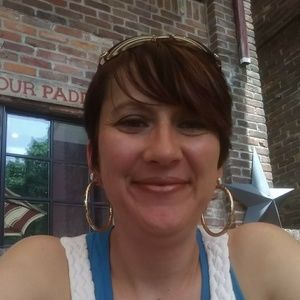 Meet your Posher, Crystal